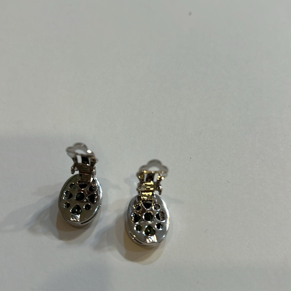 Earring - Picture 3 of 3